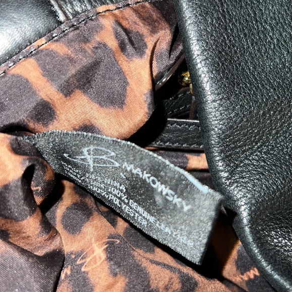 B. Makowsky Black Leather Gold Accent Shoulder bag - Picture 3 of 7